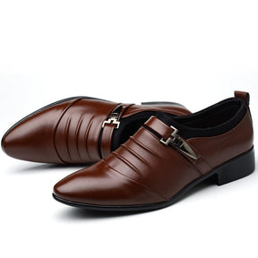 Sapato Social Masculino em Couro com Fivela Robert Martin,  sapato social, couro masculino, fivela Robert Martin, elegância, conforto, detalhes exclusivos, versatilidade, estilo, suporte excepcional, design diário, sofisticação, qualidade, combinação perfeita, moda masculina, calçado refinado, dia a dia, sapato de luxo, calçado elegante, couro legítimo.