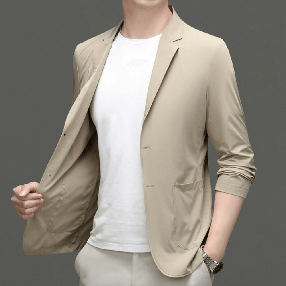 Blazer Slim Masculino, Alfaiataria TailorFit, Estilo Impecável, Elegância Masculina, Visual Refinado, Sofisticação em Roupas, Moda Masculina Formal, Luxo e Conforto, Ajuste Perfeito, Materiais Premium, Versatilidade Fashion, Roupas para Homens, Tendências em Blazers, Look de Negócios, Eventos Especiais, Detalhes de Alta Qualidade, Modernidade em Alfaiataria, Roupa para Jantares Formais, Personalidade Distinta, Declaração de Estilo.