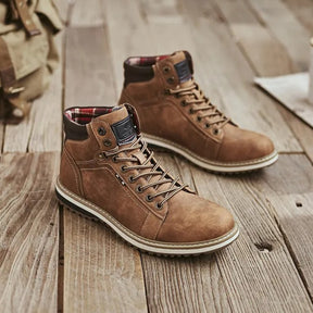 Bota Masculina Cano Alto em Couro Steven Harvey, botas masculinas, couro, cano alto, estilo masculino, bota couro, bota sofisticada, bota premium, durabilidade, conforto, estilo distinto, bota viril, design elegante, resistência, calçado masculino, bota premium, estilo exclusivo, moda masculina, calçado sofisticado, bota personalizada, bota versátil, bota resistente