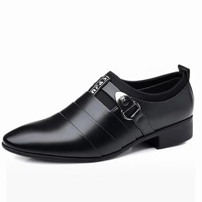 Sapato Social Masculino em Couro com Fivela Enrique Wright,Sapato Social Masculino, Couro Enrique Wright, Calçado Premium, Elegância e Conforto, Couro de Qualidade, Fivela Distintiva, Acabamento Artesanal, Design Ergonômico, Palmilha Acolchoada, Suporte Duradouro, Pés Frescos e Estilosos, Versatilidade, Eventos Formais, Encontros Casuais, Visual Impecável, Classe Masculina, Moda Masculina, Estilo Premium, Sapato de Luxo, Enriqueça Seu Guarda-Roupa.